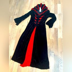 Women’s costume Queen of the vampires